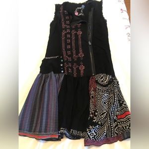 Cute desigual dress with accents
